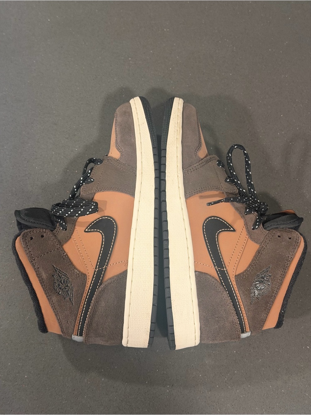 Air Jordan 1 Mid-Top Big Kids (GS) Earth Tone/Dark Chocolate Sneakers